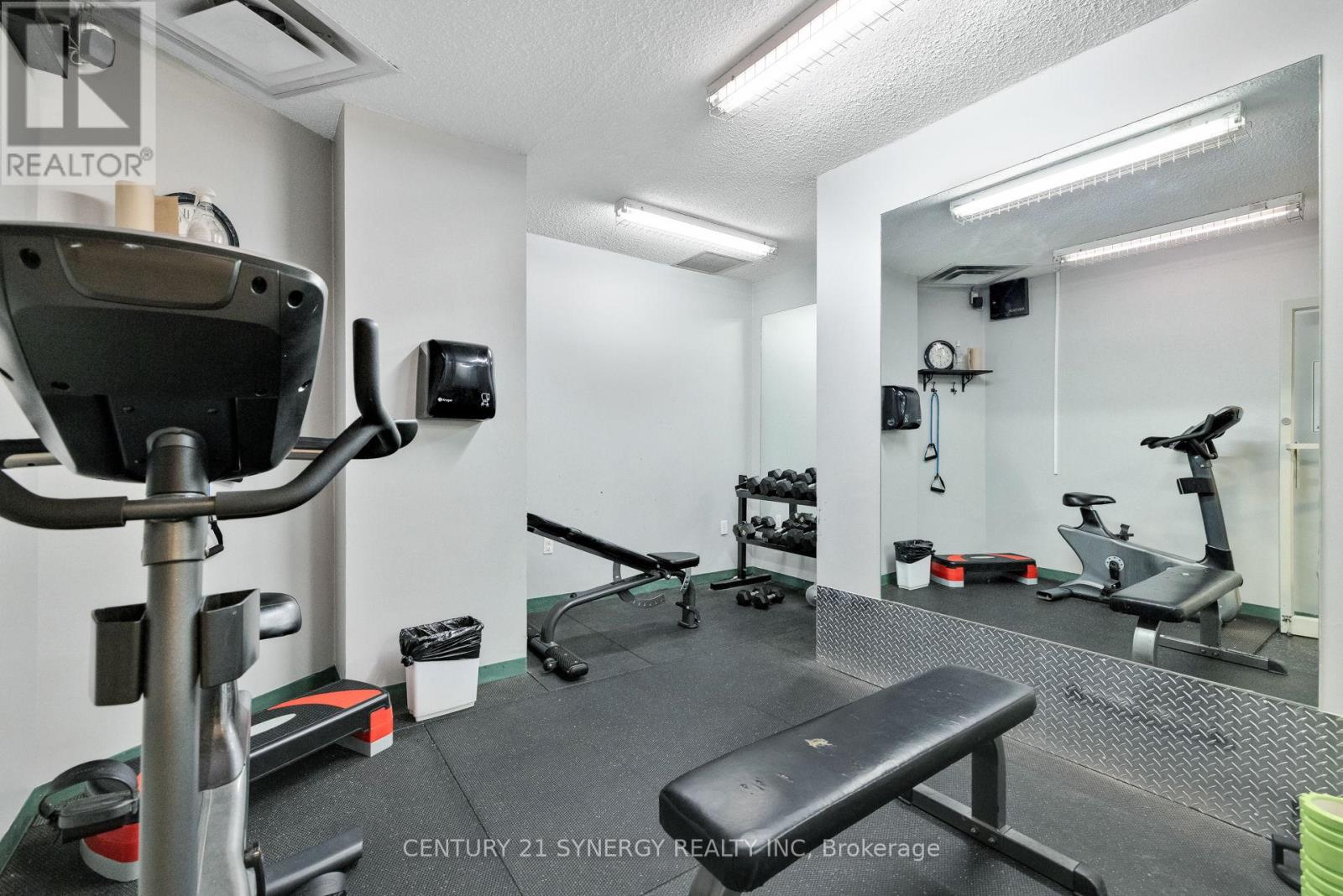 1206 - 500 Laurier Avenue W