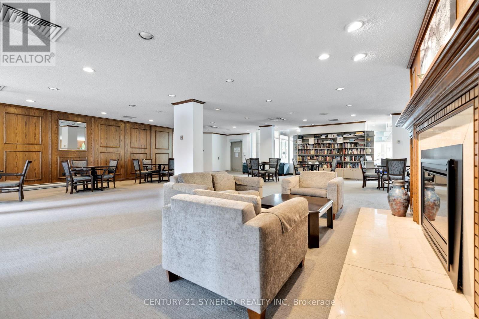 1206 - 500 Laurier Avenue W