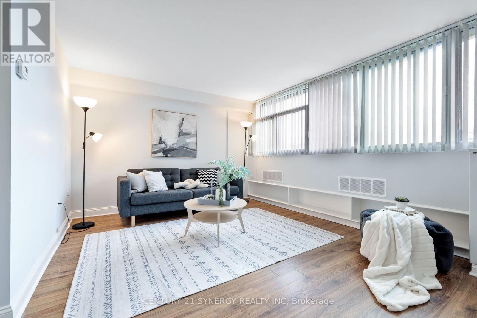 1206 - 500 Laurier Avenue W