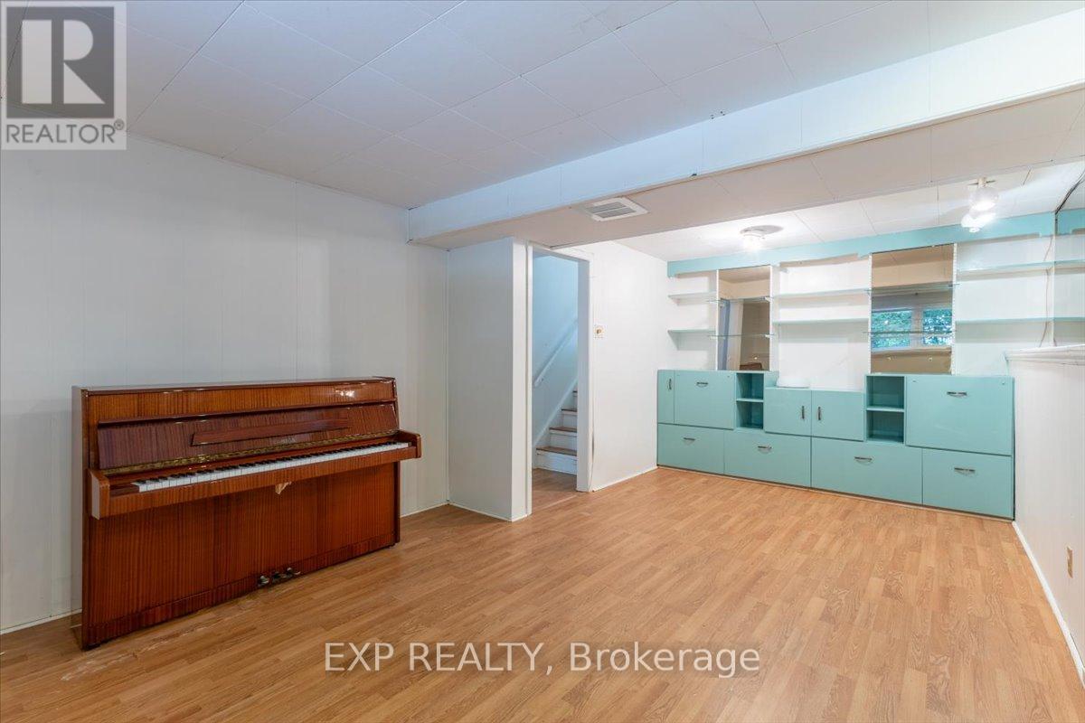 2209 Fillmore Crescent