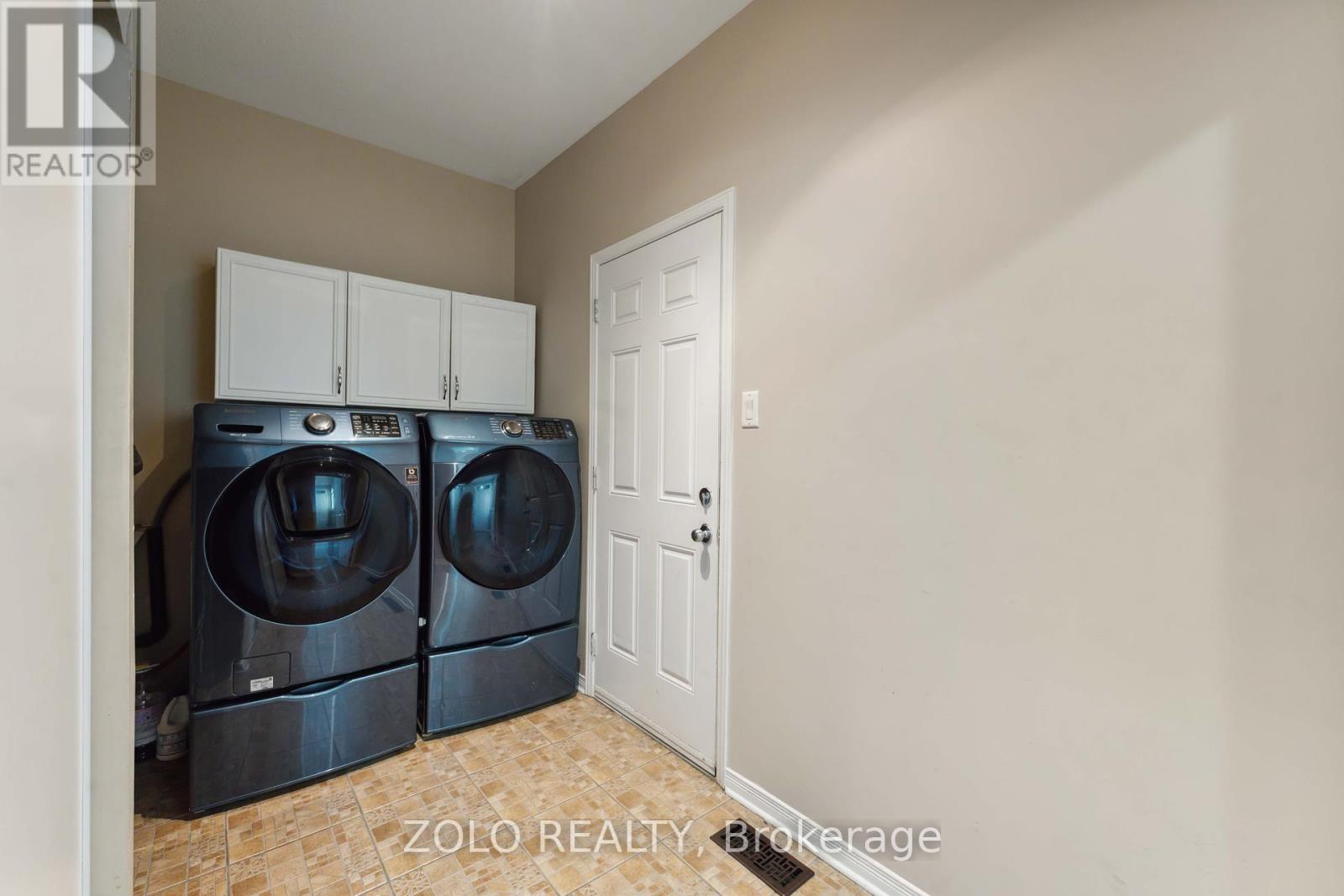 2421 Glandriel Crescent