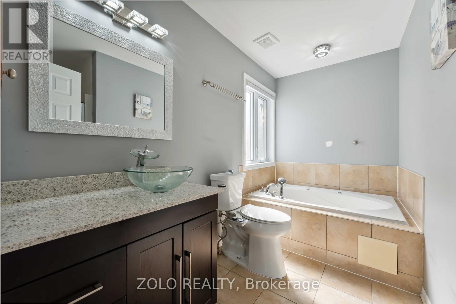 2421 Glandriel Crescent