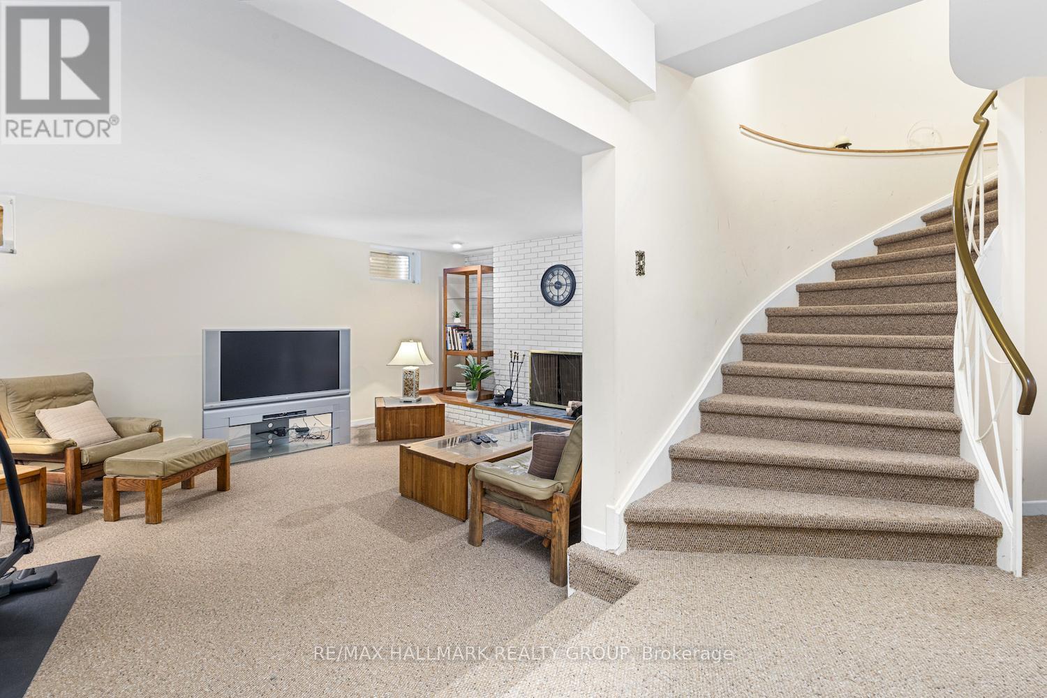 2435 Georgina Drive