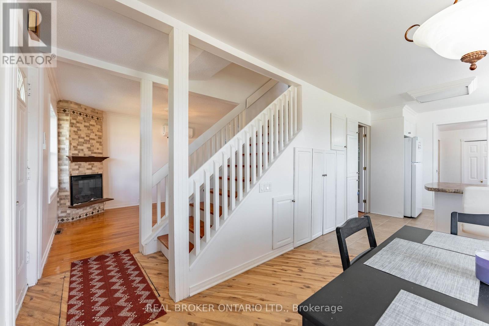 3449 Sarsfield Road