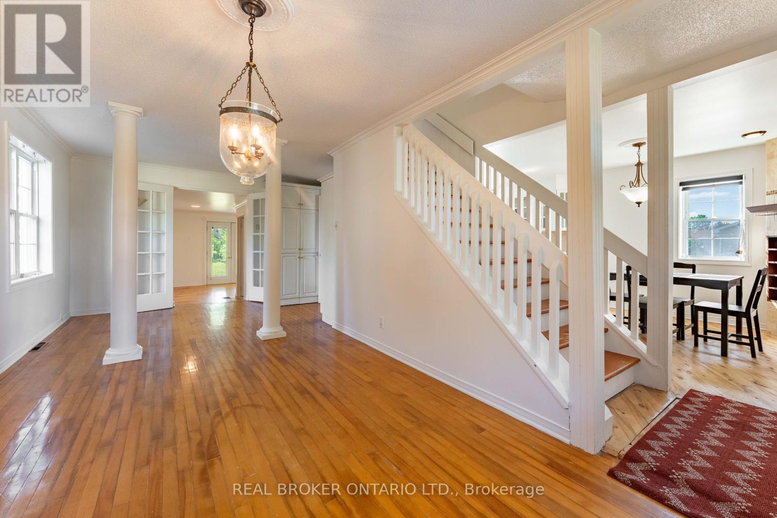 3449 Sarsfield Road