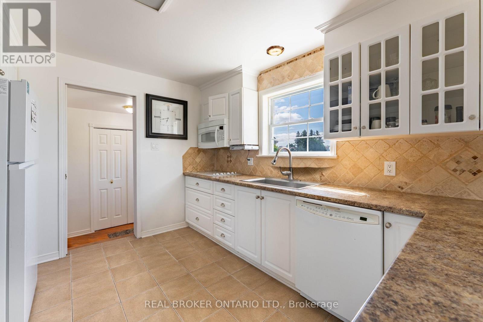 3449 Sarsfield Road