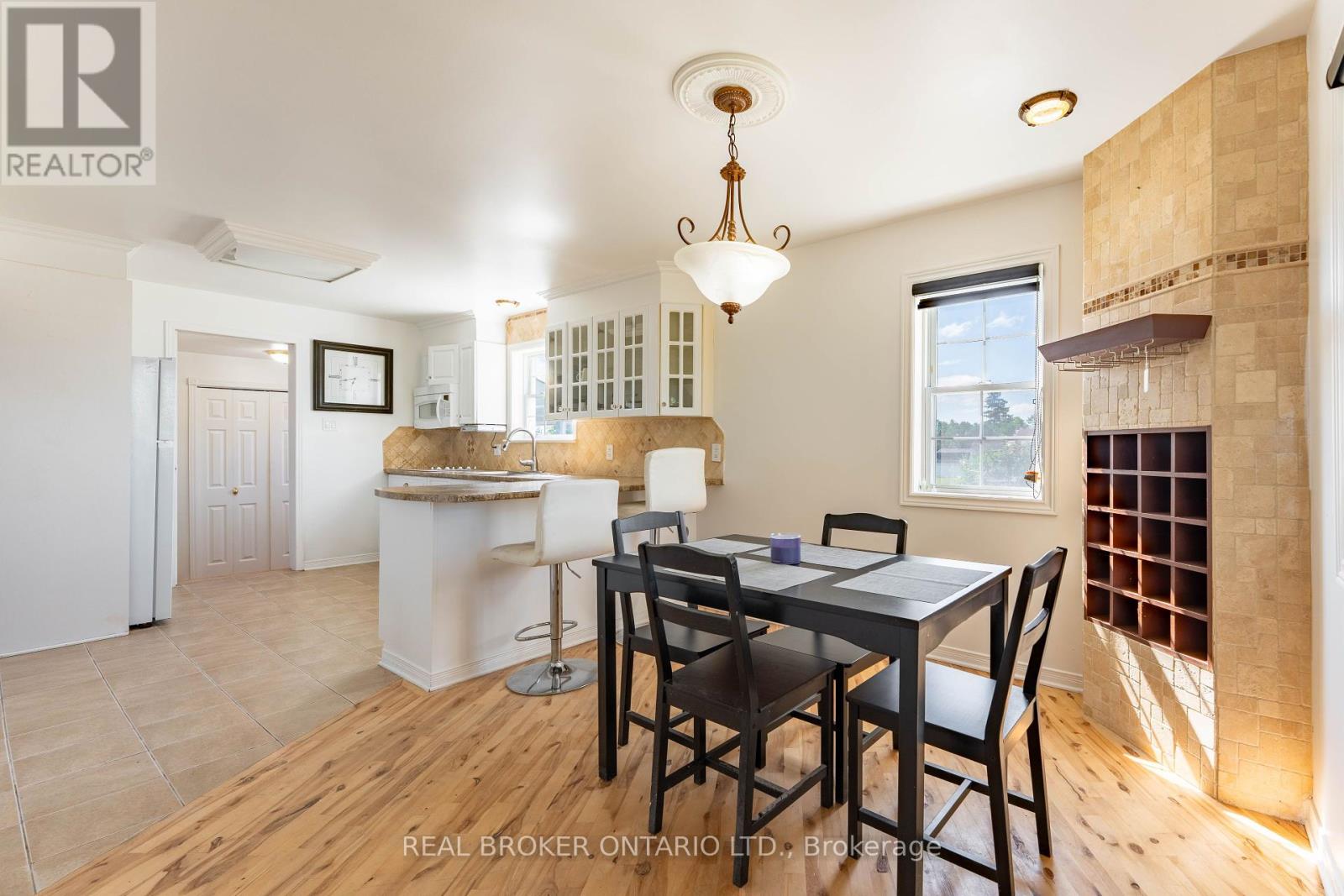 3449 Sarsfield Road