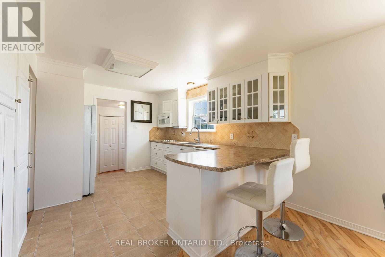 3449 Sarsfield Road
