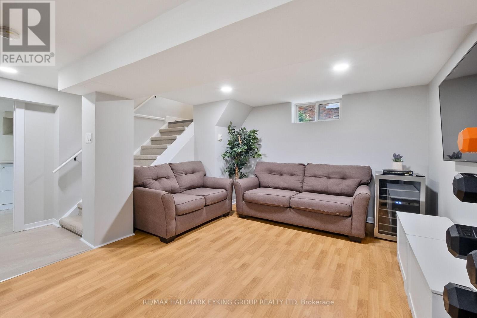 59 Marlowe Crescent