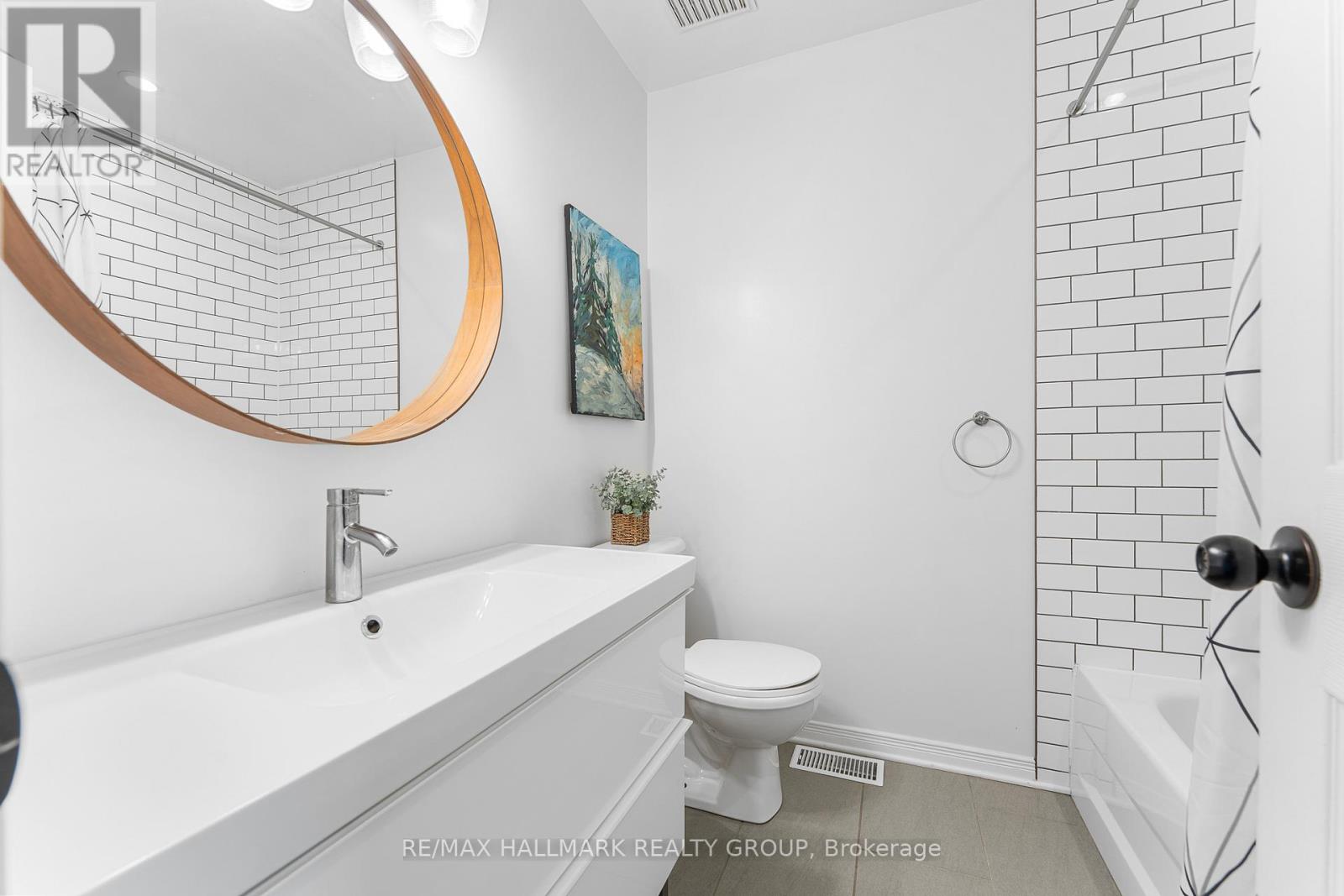 42 Hintonburg Place
