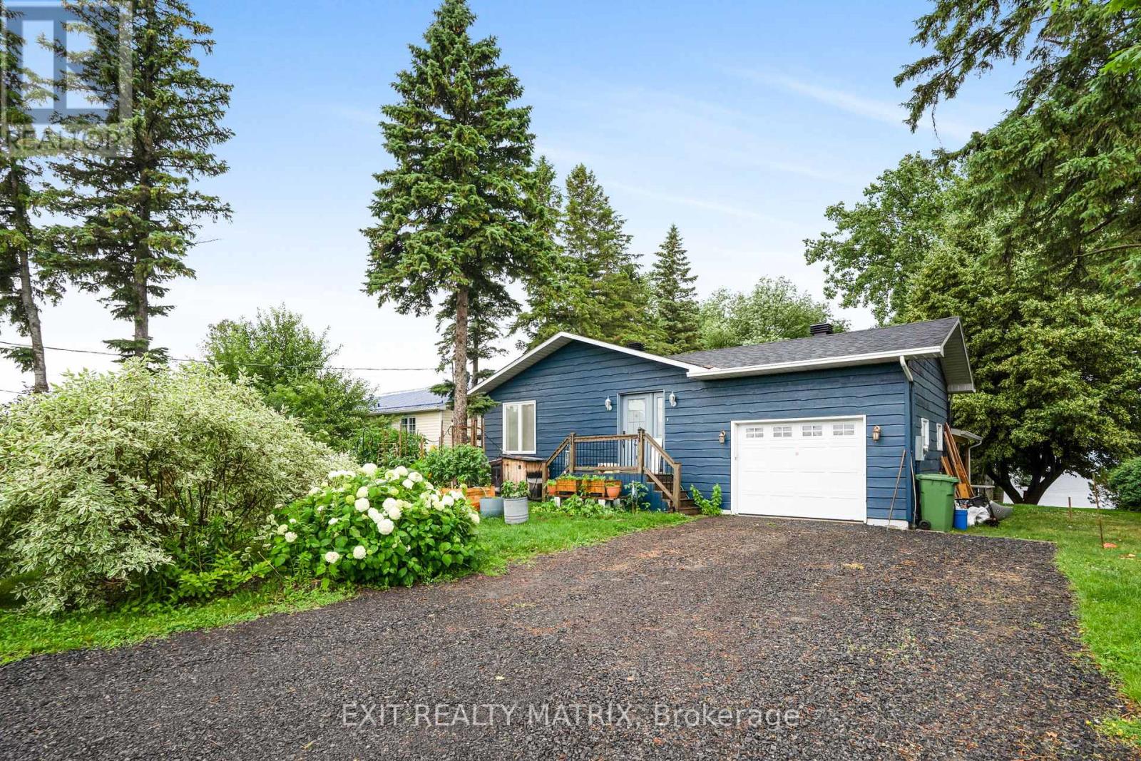 922 Lalonde Road