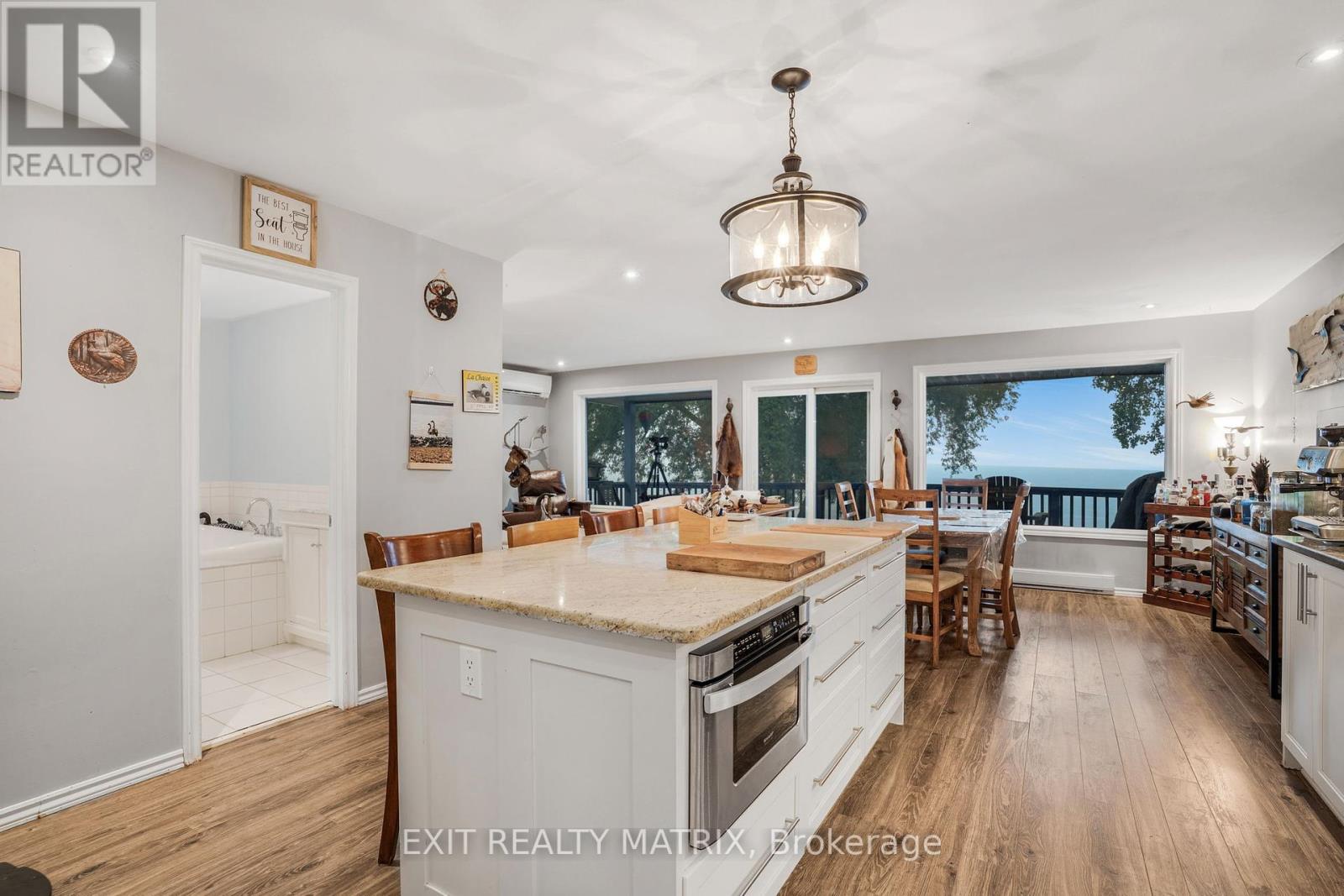 922 Lalonde Road