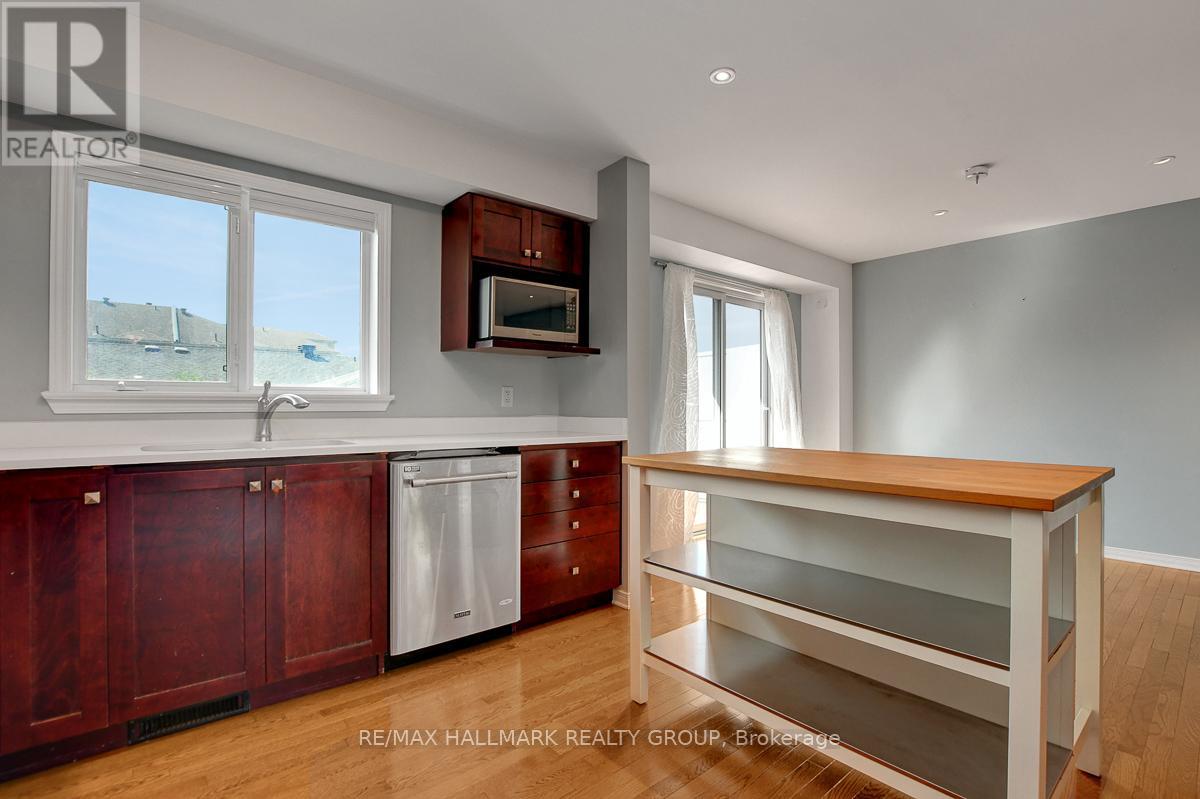 553 Burleigh Private