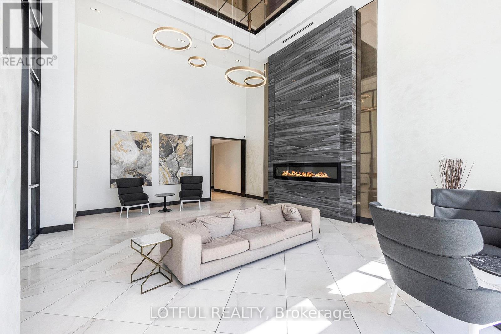1206 - 255 Bay Street