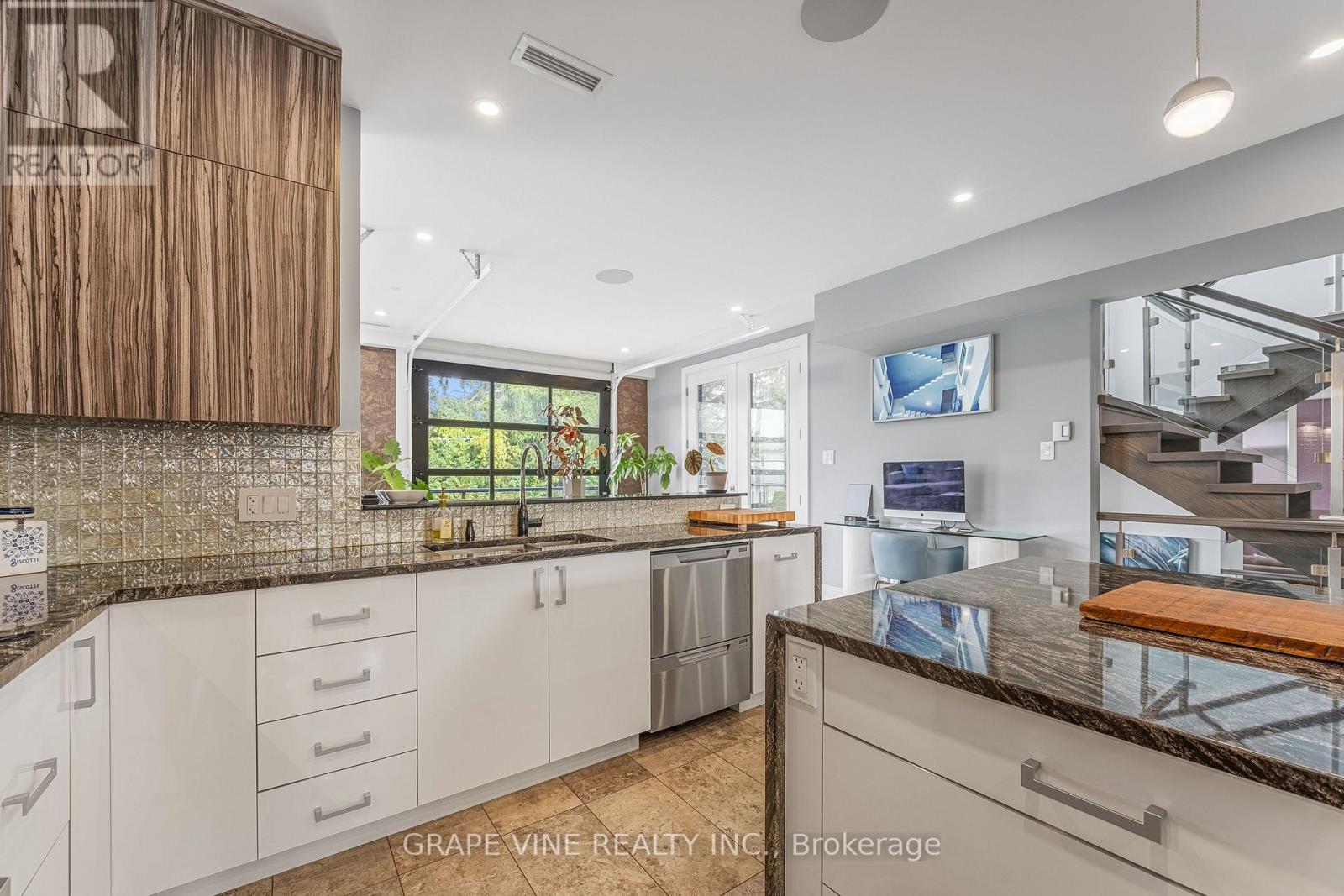 315 Crestview Road