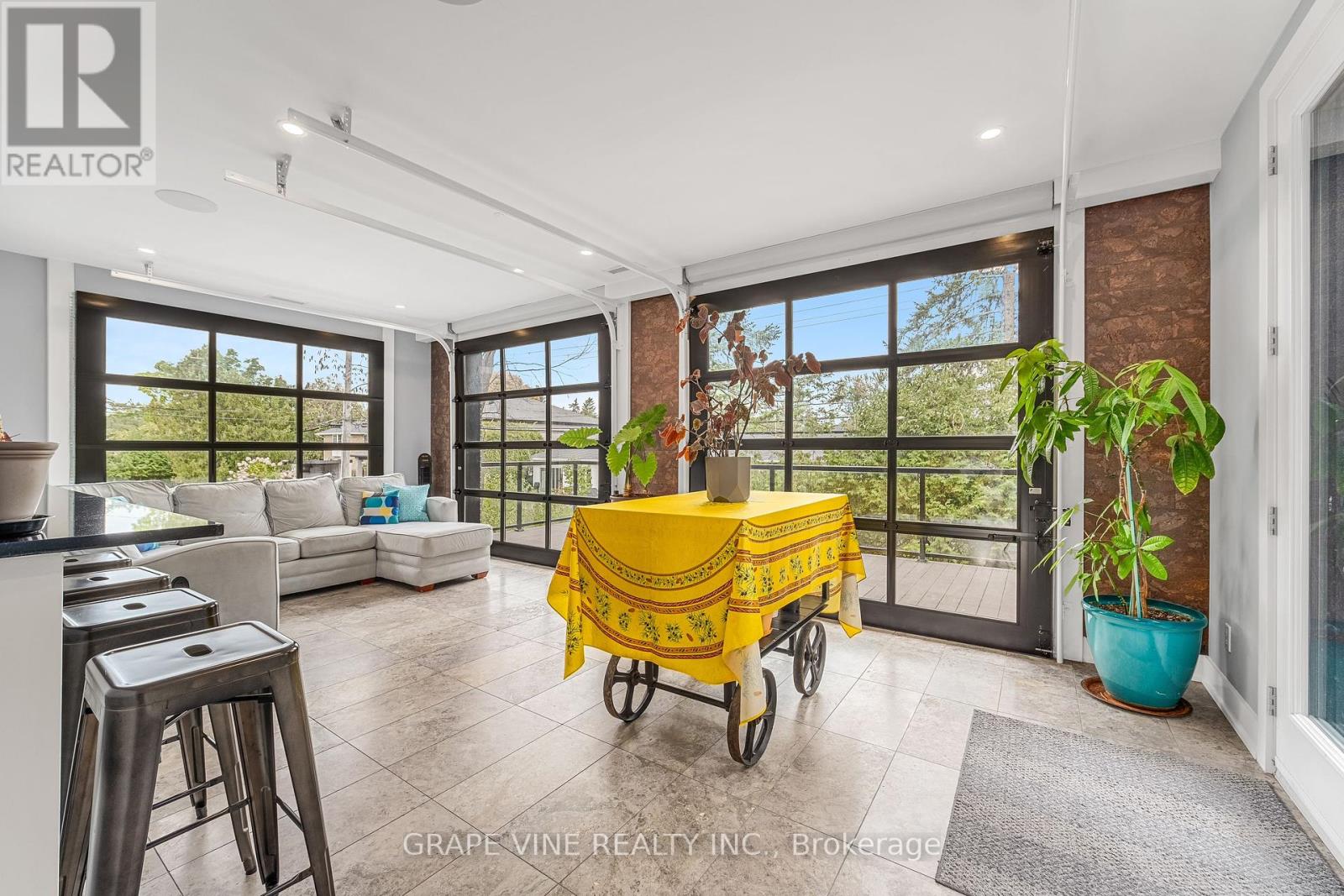 315 Crestview Road