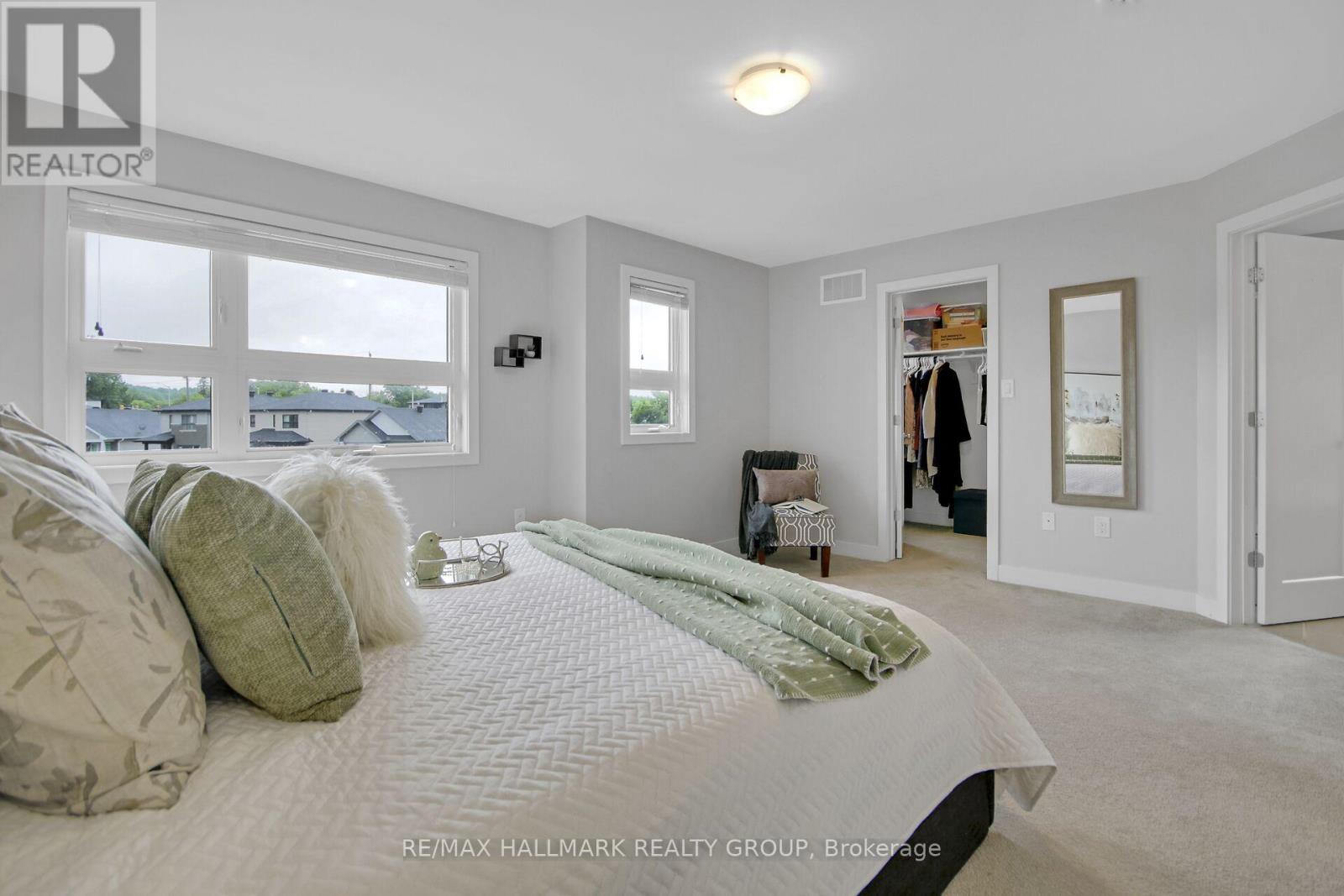 648 Robert Street