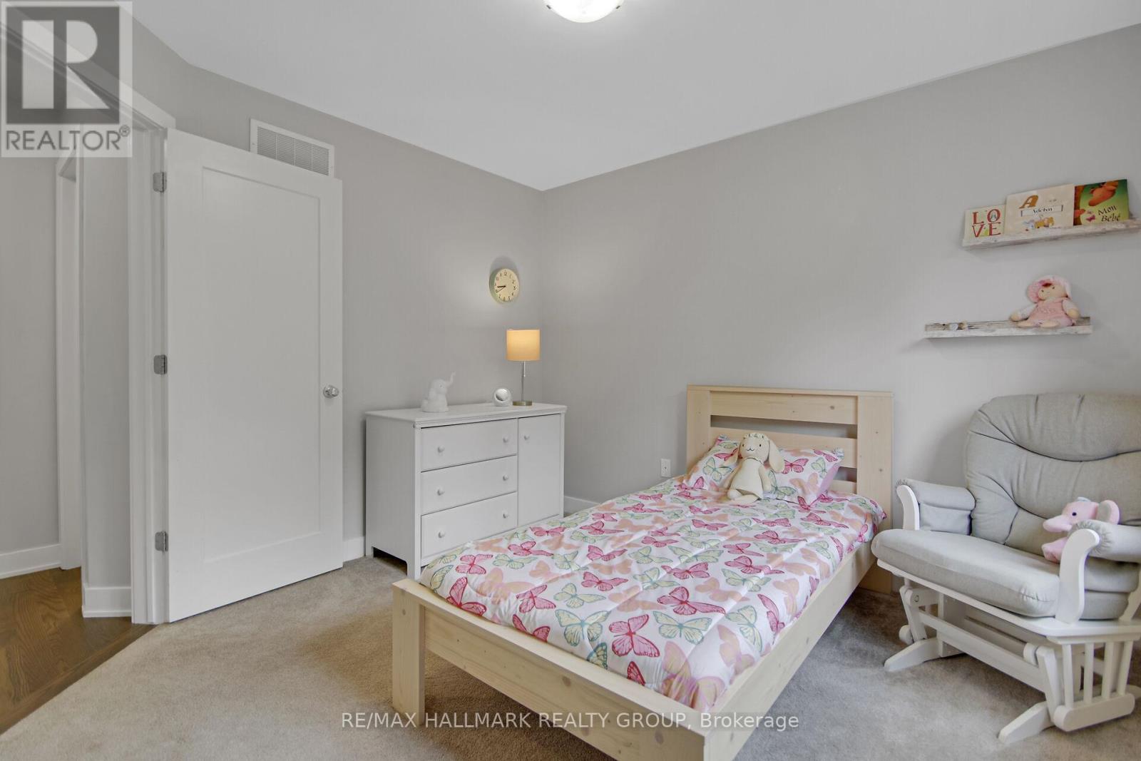 648 Robert Street