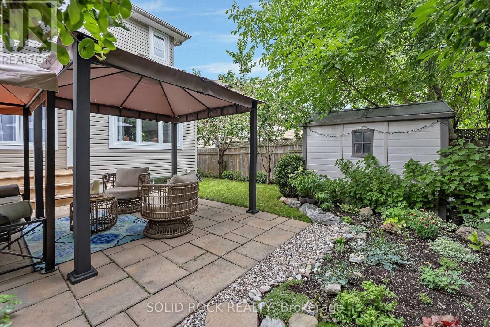 411 Cache Bay Crescent E