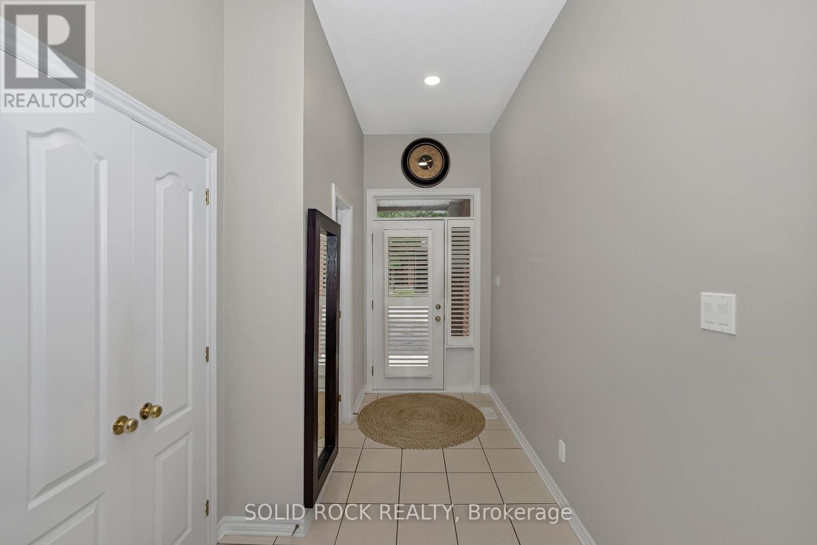411 Cache Bay Crescent E