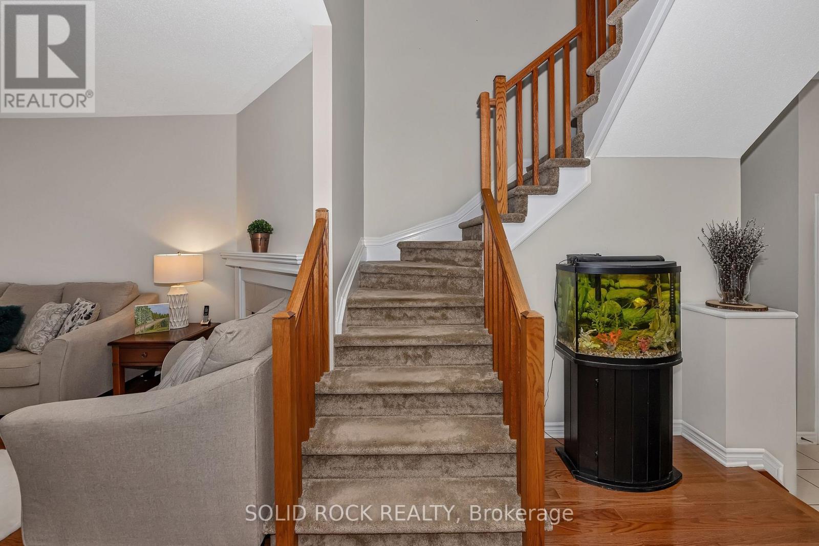 411 Cache Bay Crescent E