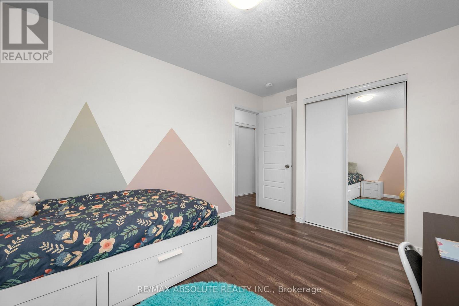 302 Haliburton Heights