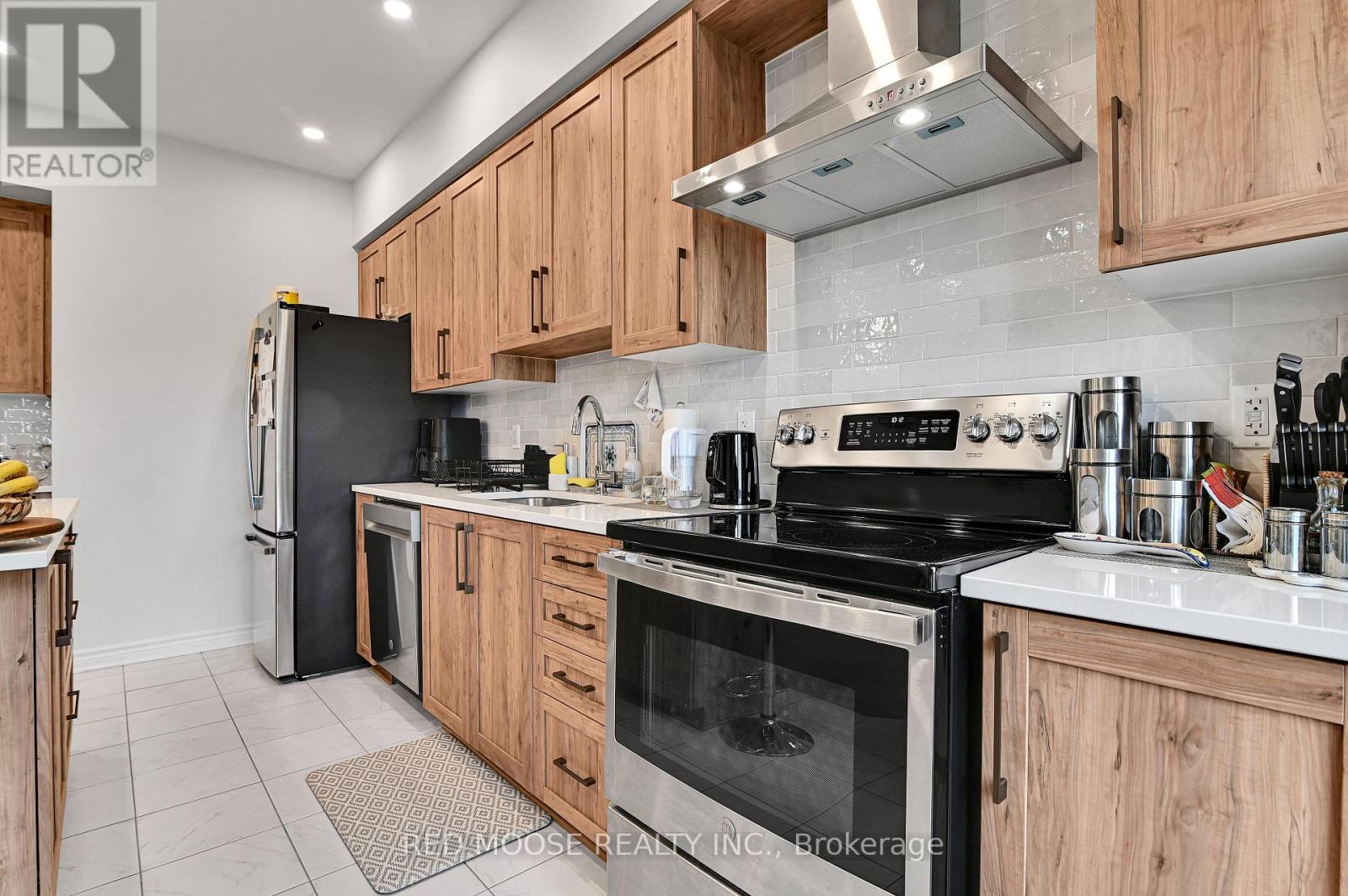 877 Couloir Road