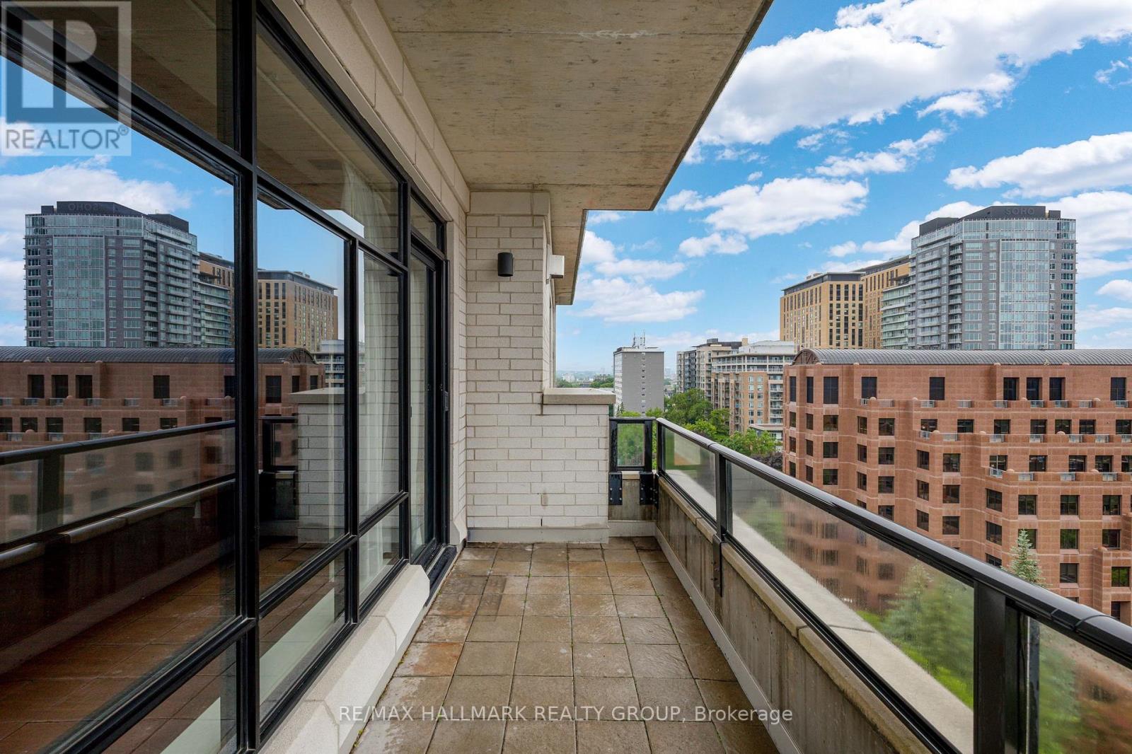 Ph5 - 330 Loretta Avenue S