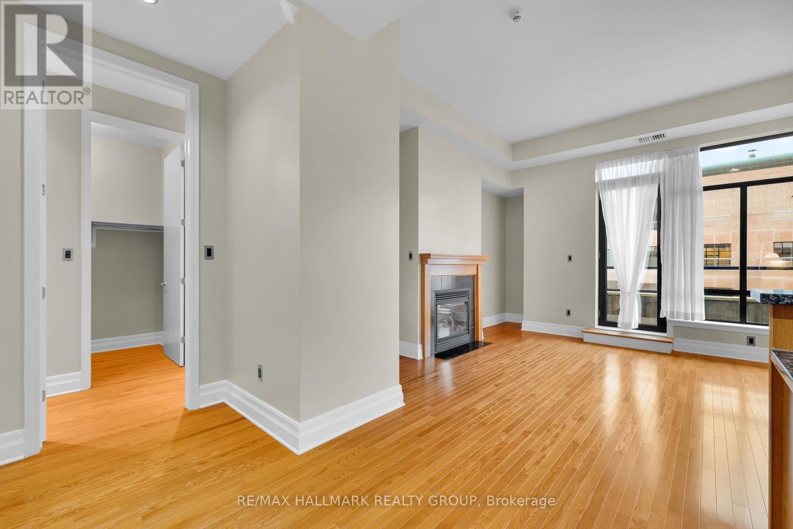 Ph5 - 330 Loretta Avenue S