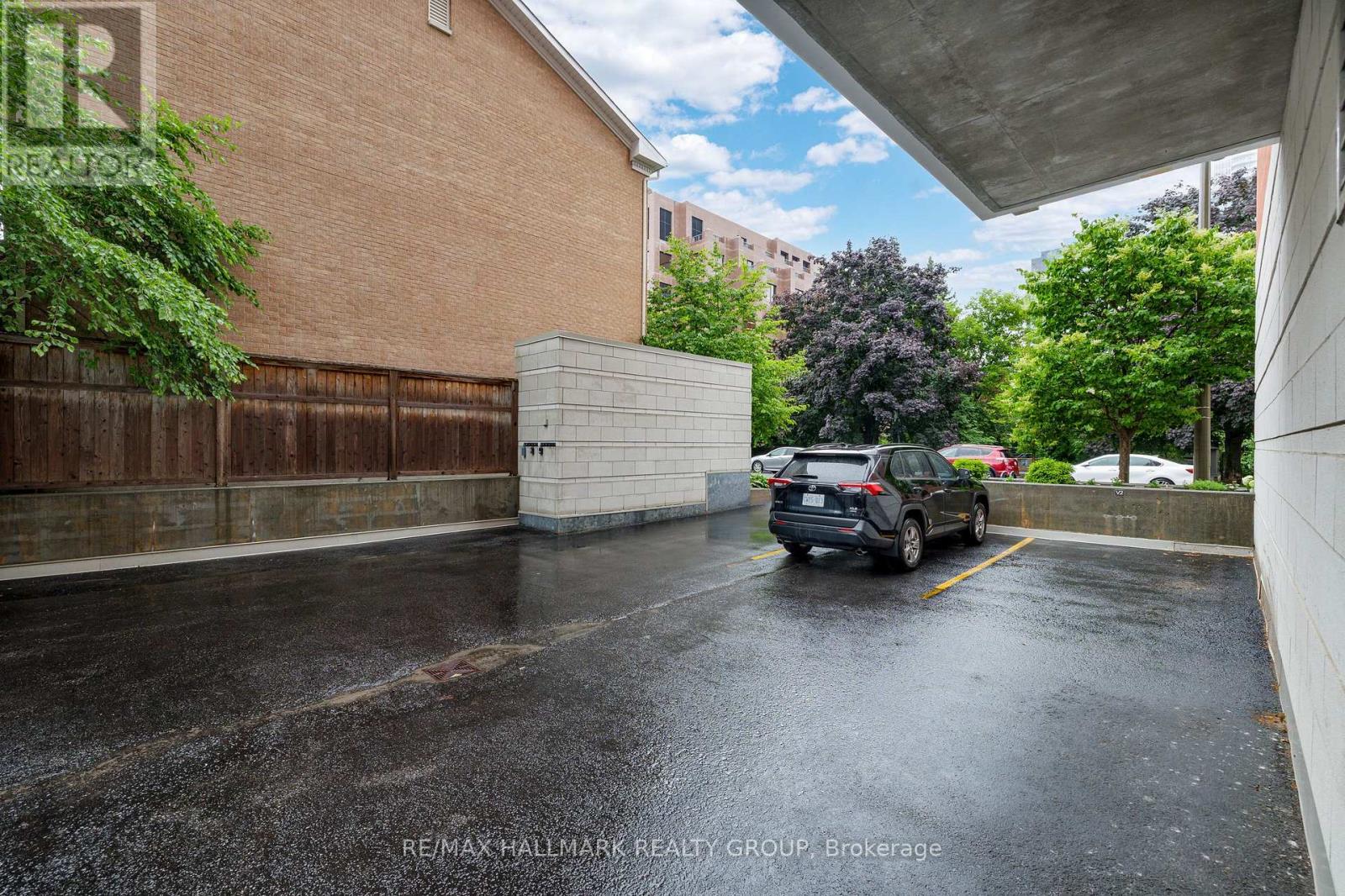 Ph5 - 330 Loretta Avenue S