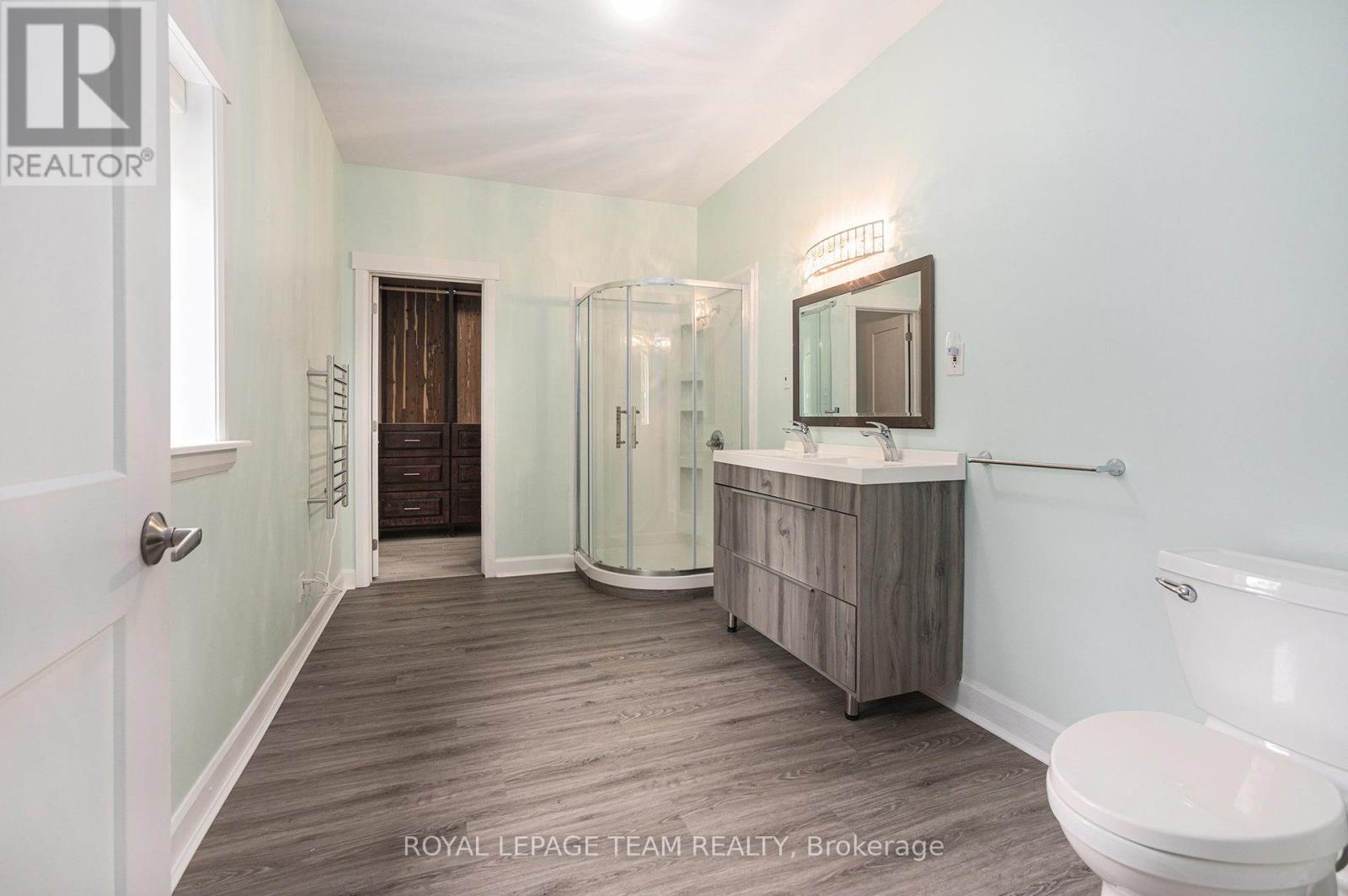 4517 Roger Stevens Drive