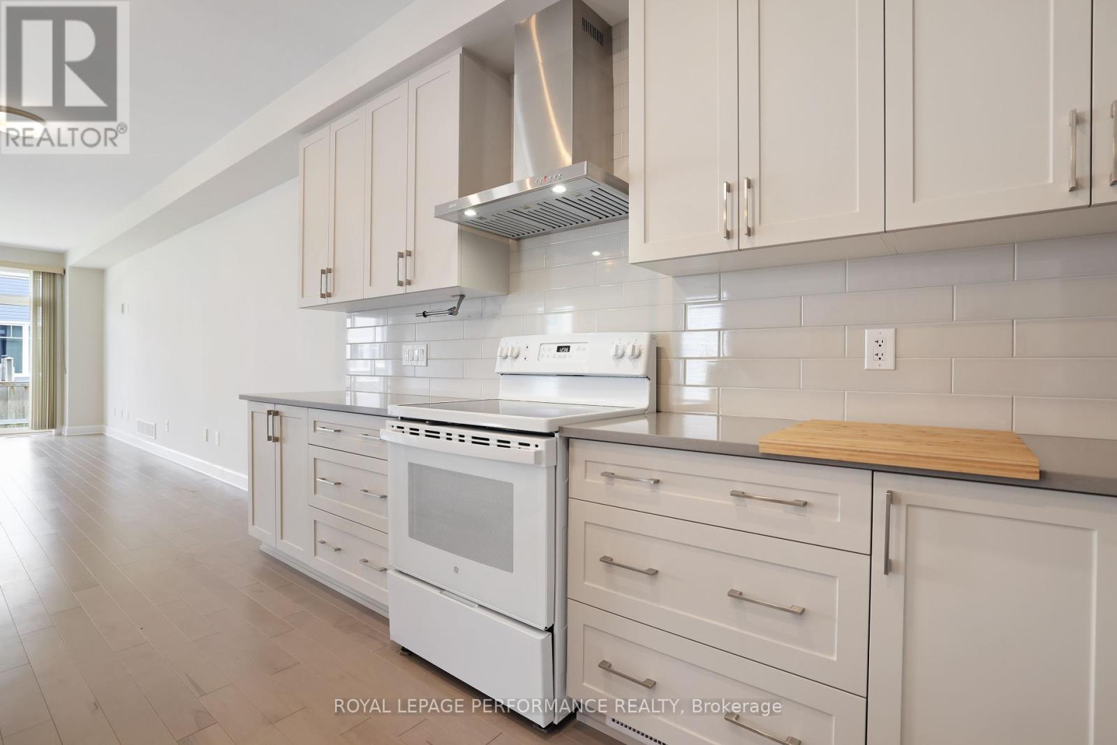 168 Angelonia Crescent