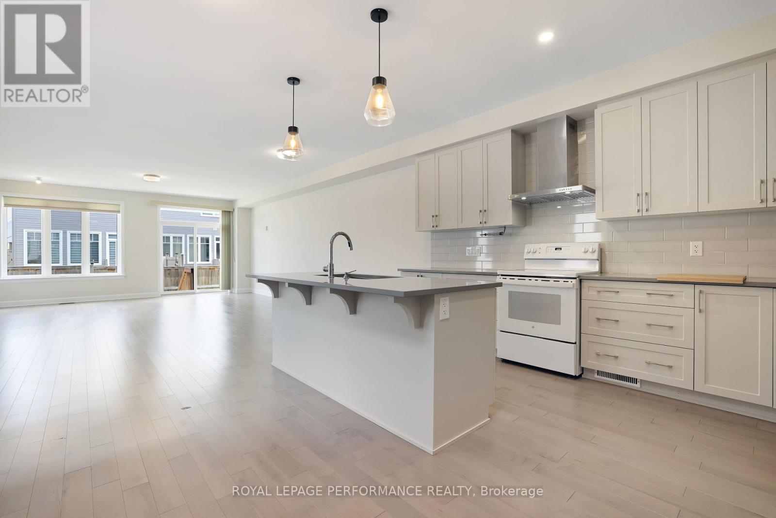 168 Angelonia Crescent