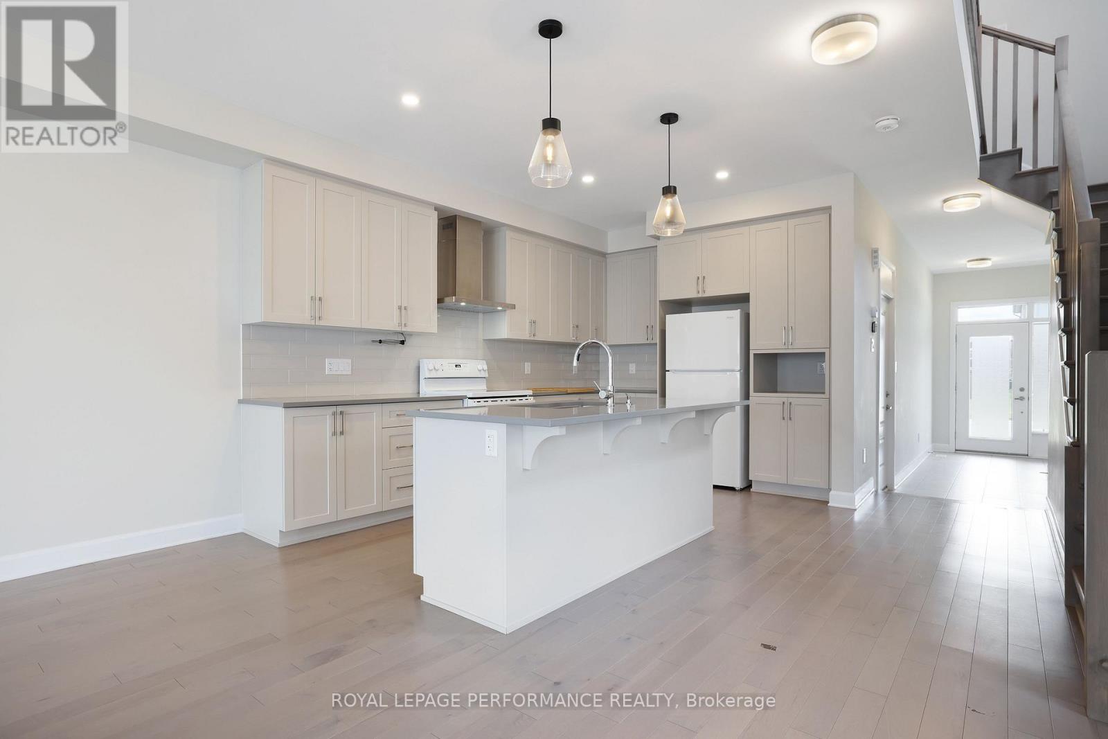 168 Angelonia Crescent