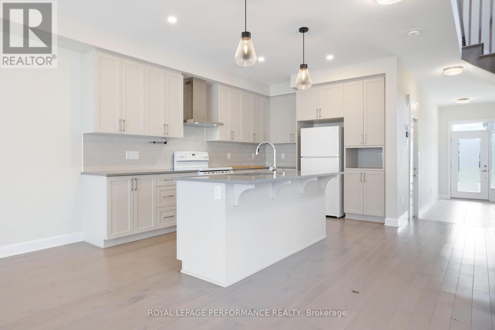 168 Angelonia Crescent