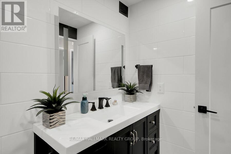 2201 - 1081 Ambleside Avenue