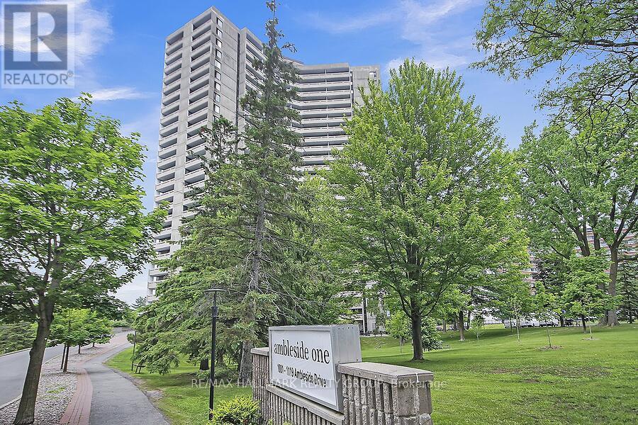 2201 - 1081 Ambleside Avenue