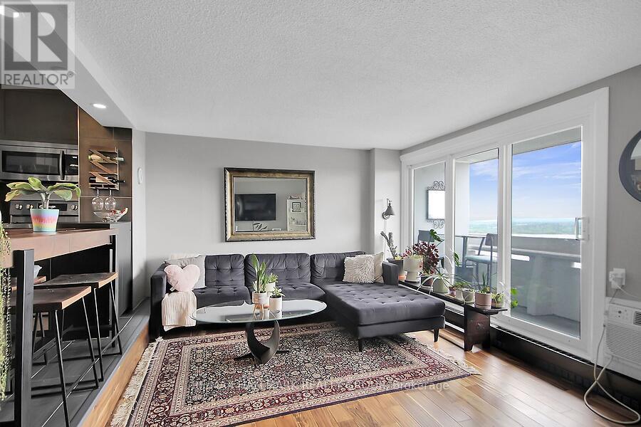 2201 - 1081 Ambleside Avenue