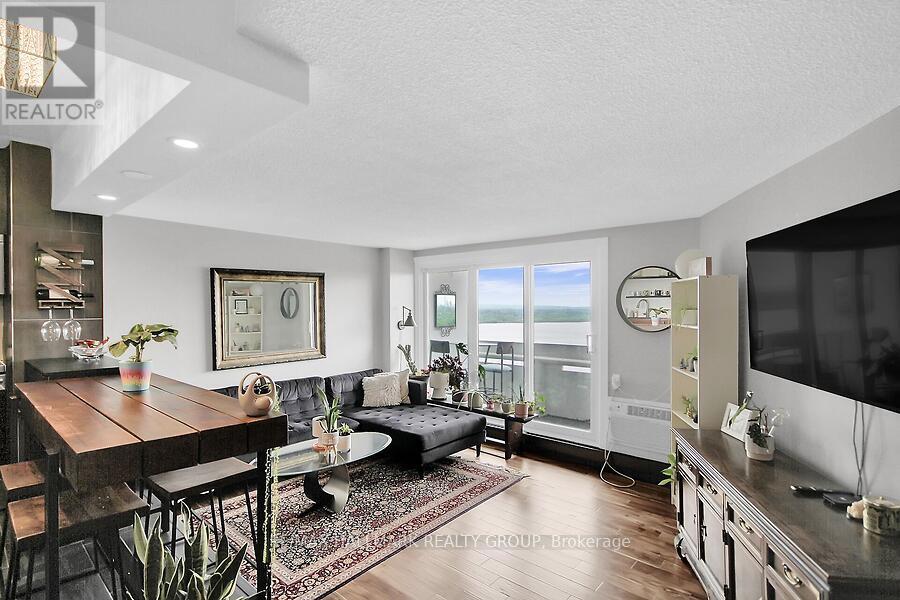 2201 - 1081 Ambleside Avenue