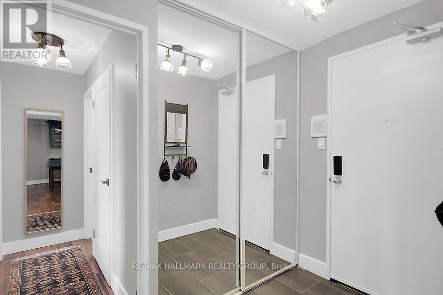 2201 - 1081 Ambleside Avenue