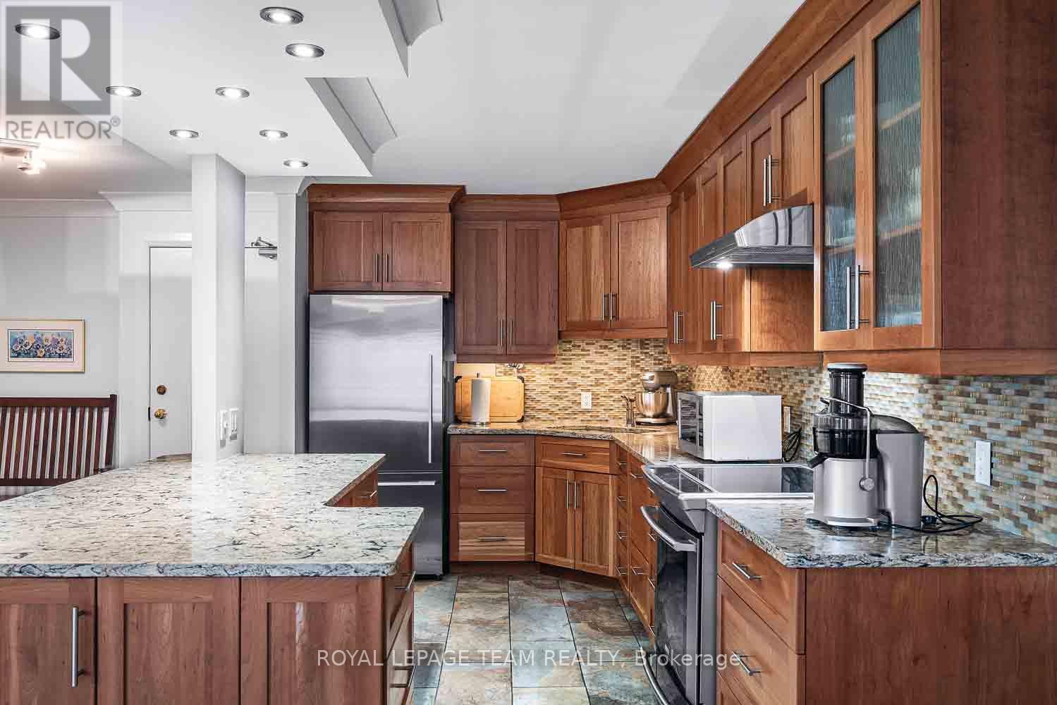 207 - 151 Bay Street