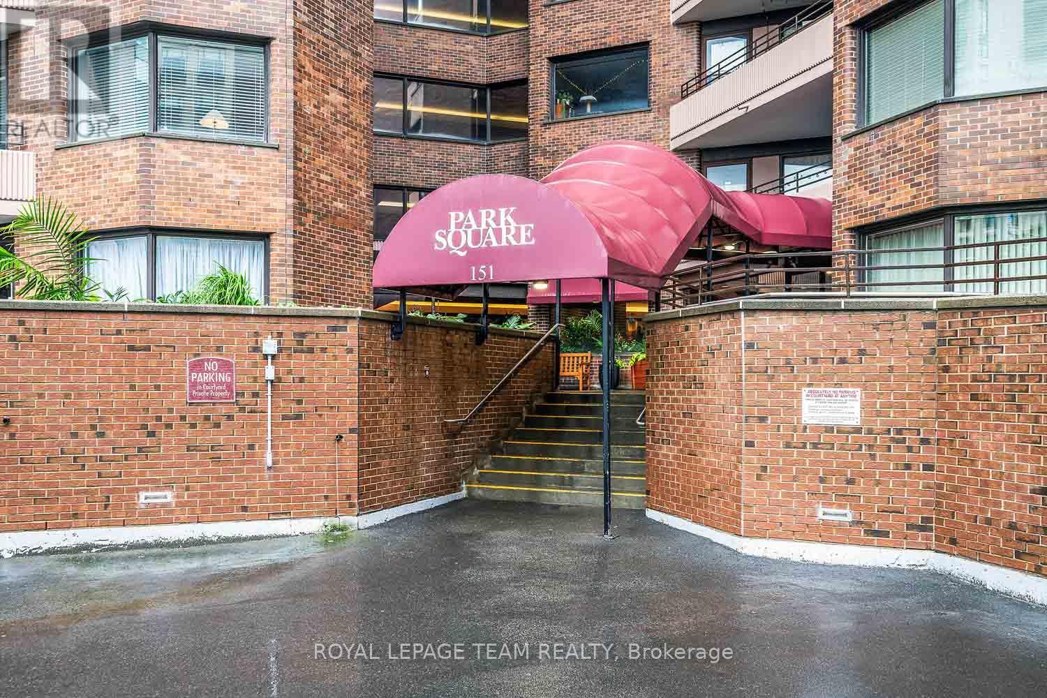 207 - 151 Bay Street