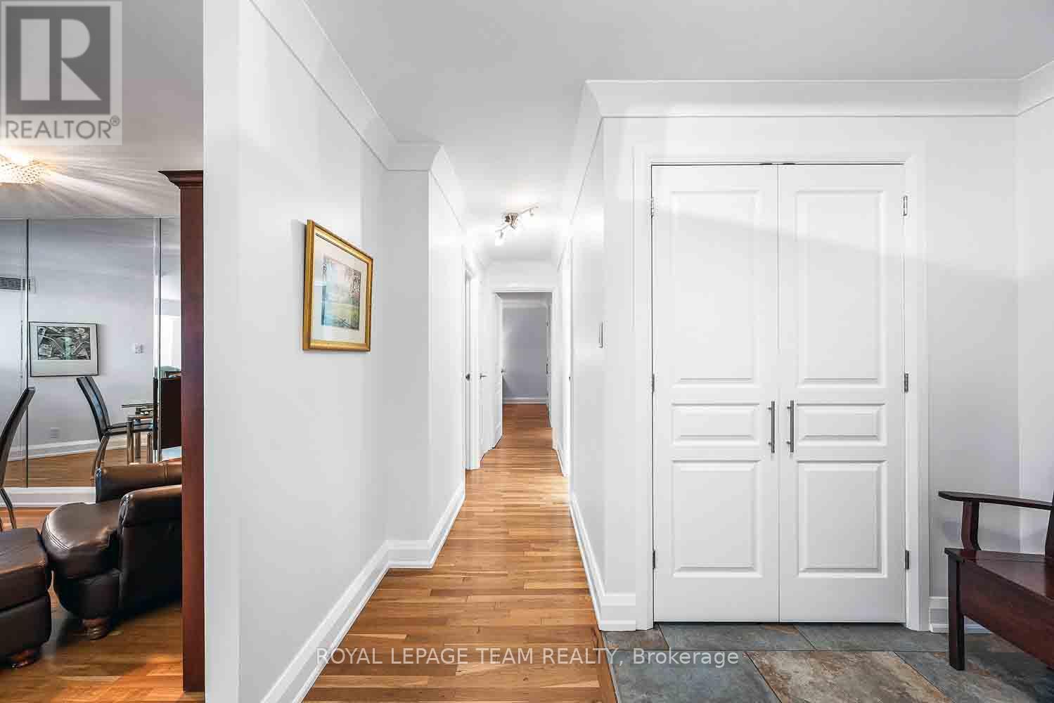207 - 151 Bay Street