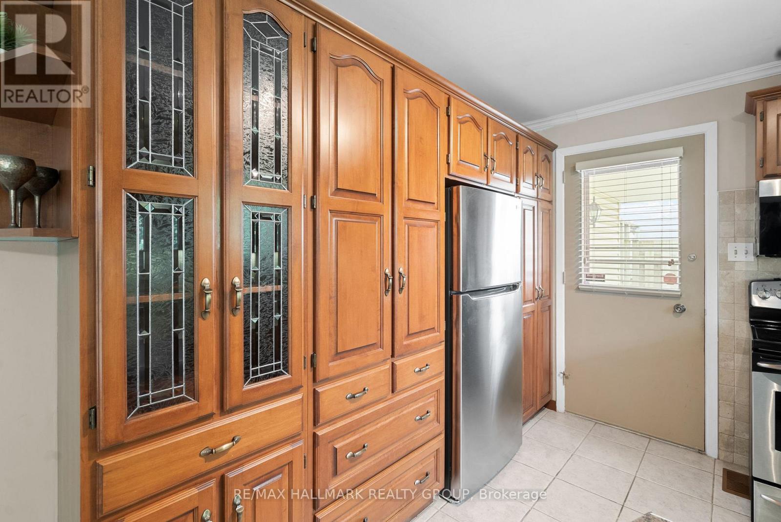 2143 Hubbard Crescent