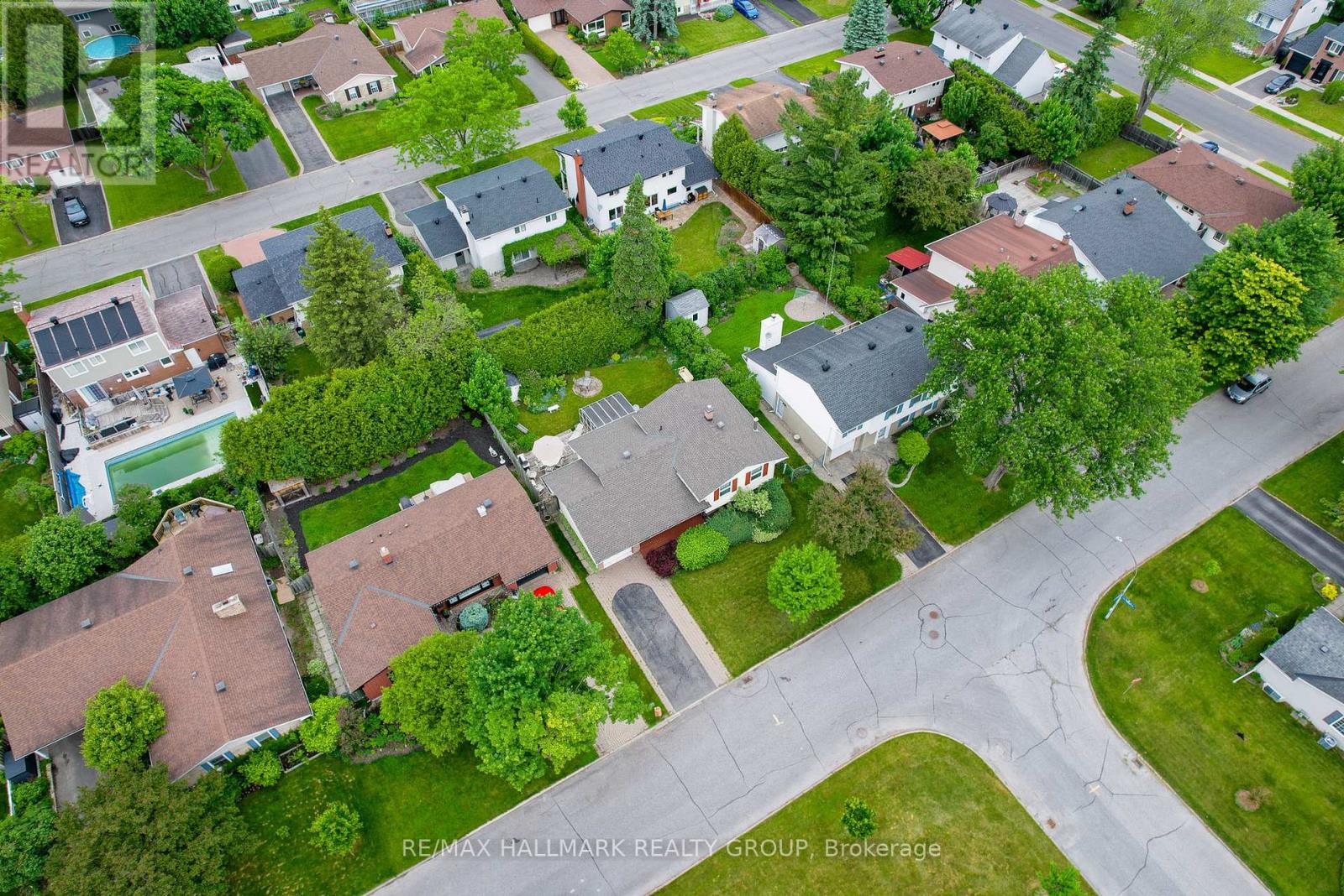 2143 Hubbard Crescent