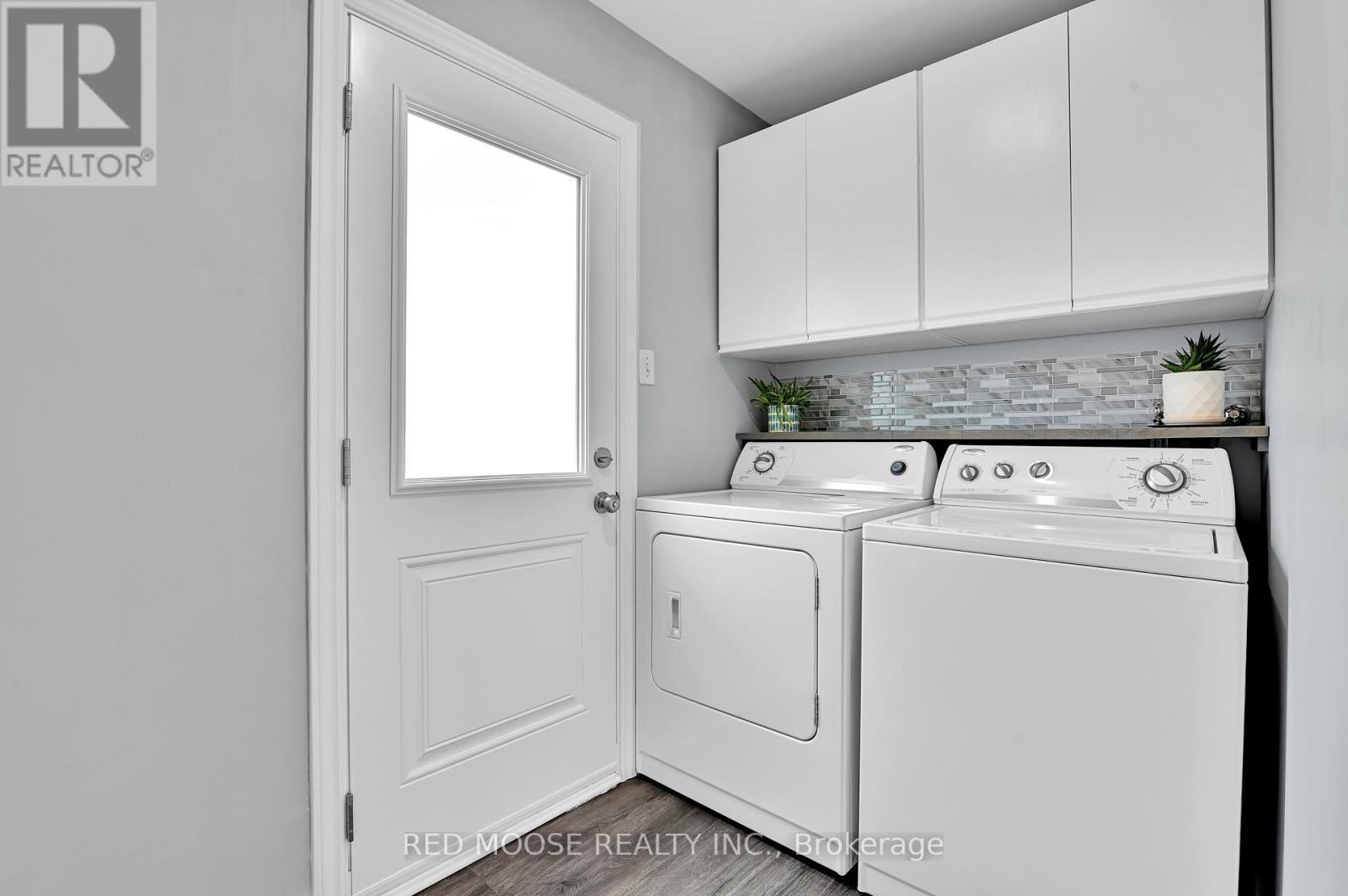 55 Hawley Crescent