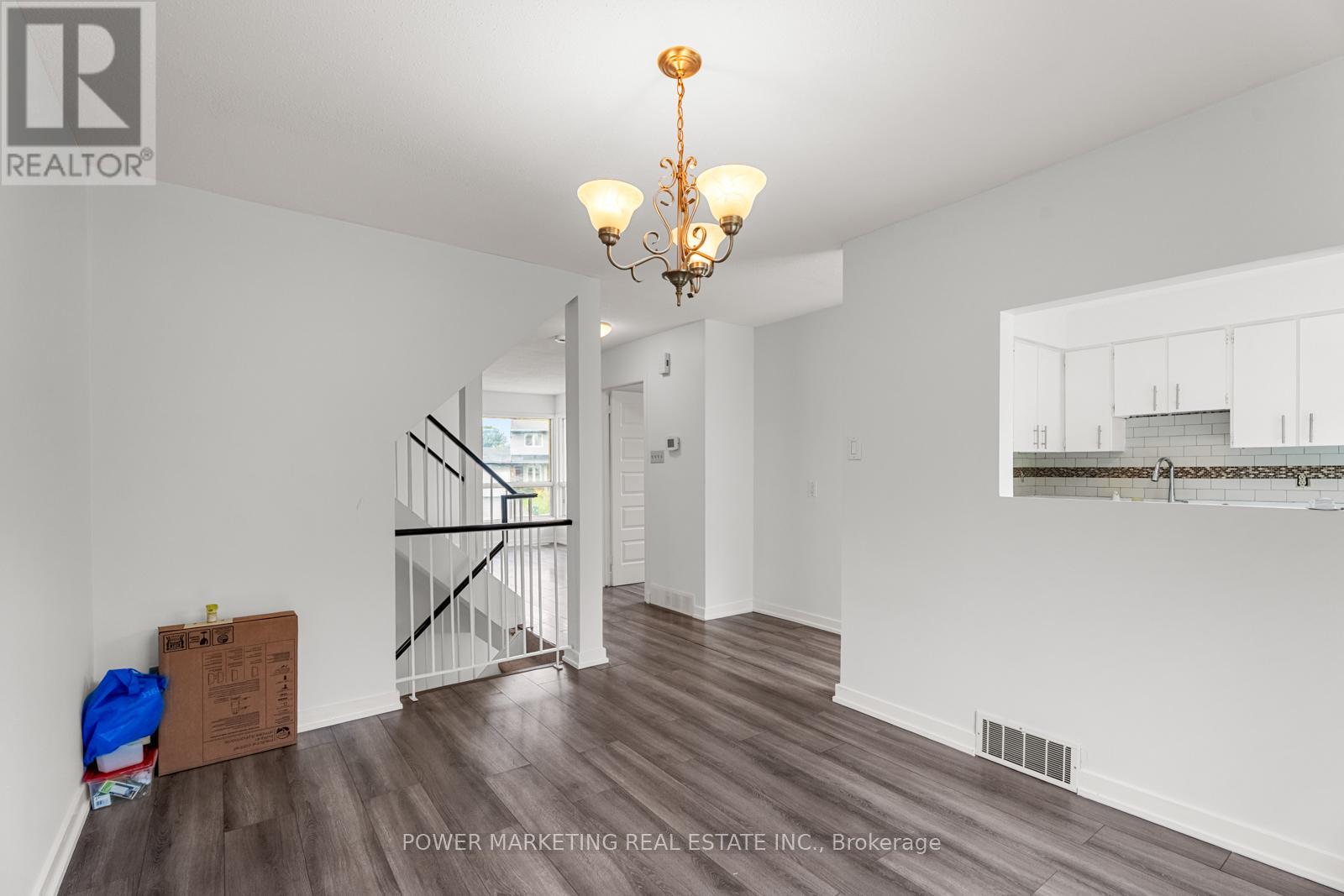 1631 Saxony Crescent