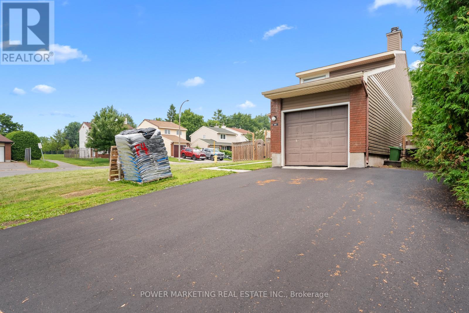 1631 Saxony Crescent
