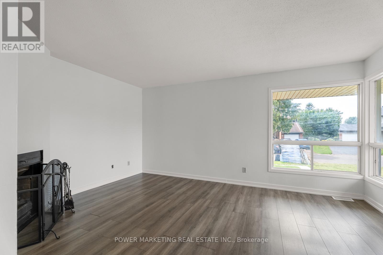 1631 Saxony Crescent