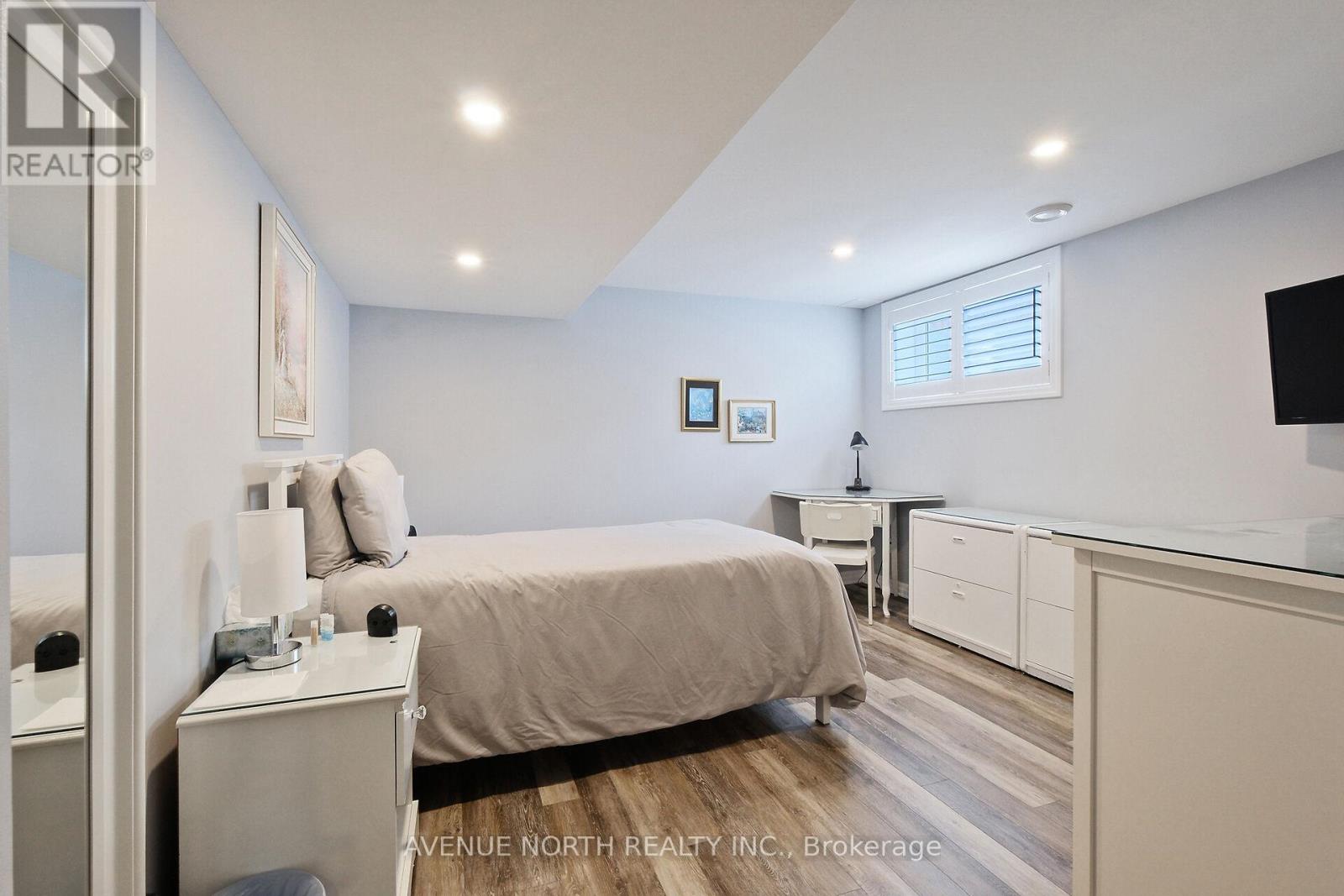 332 Andalusian Crescent